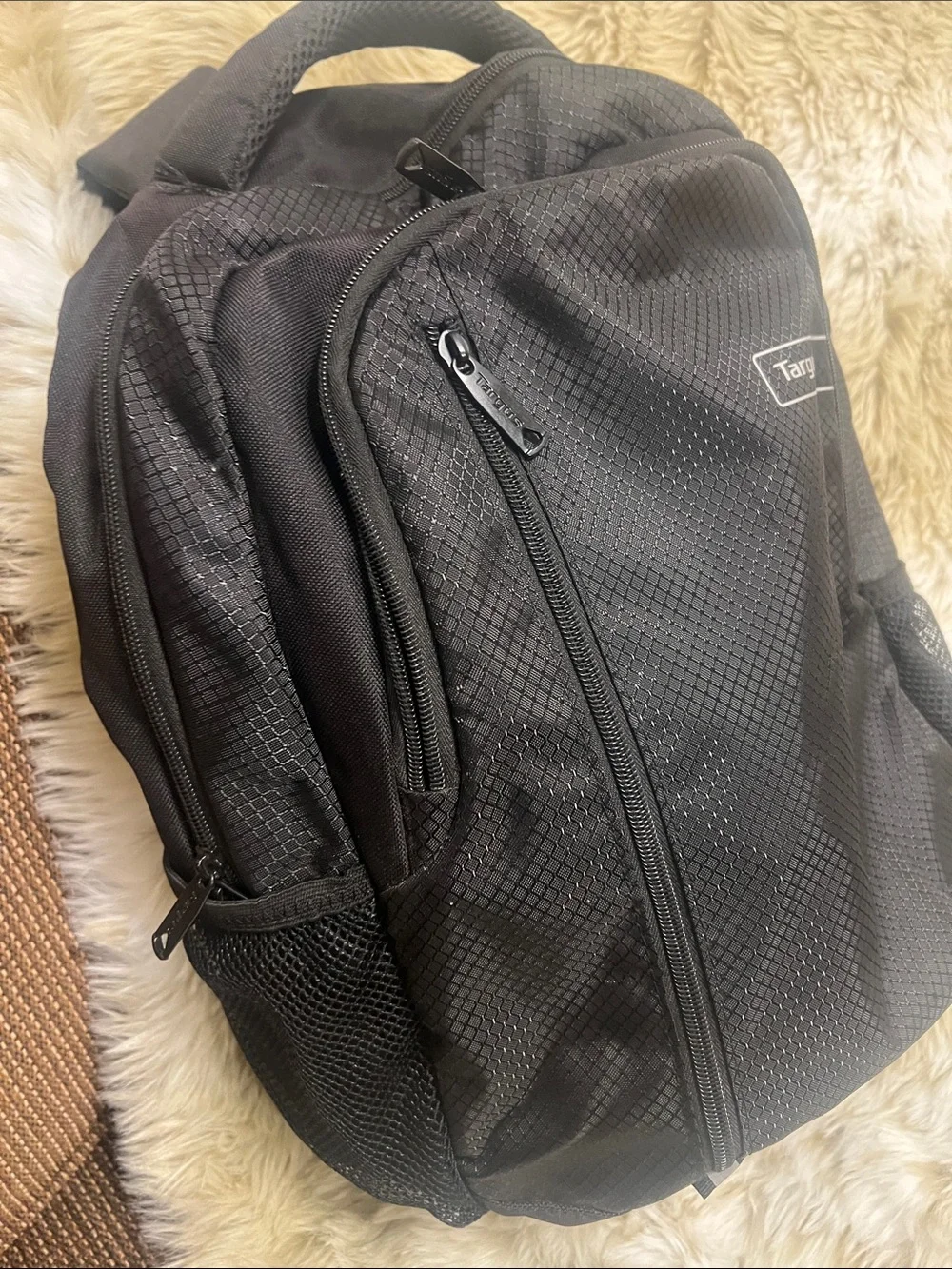 Targus Black Mesh-Detail Men's Backpack